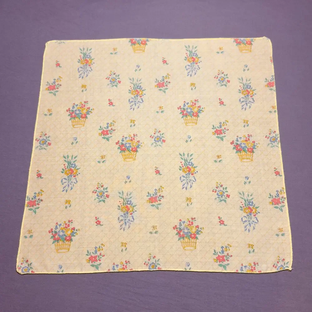 VINTAGE COTTAGE 16pc Ruffled Edge Quilted Placemats & Matching Cloth Napkin Set